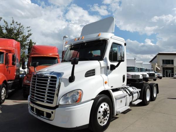 2011 FREIGHTLINER CASCADIA DAYCAB DD13 with for sale in Grand Prairie, TX – photo 6