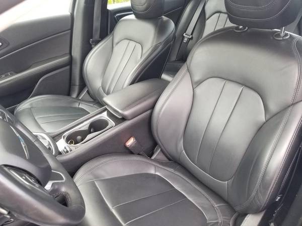 2015 Chrysler 200 C ~ Loaded, Leather, Moon Roof, More! for sale in Houlton, ME – photo 16