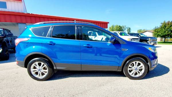 2017 Ford Escape SE 4x4 Loaded w/ Leather & Towing Package! for sale in Green Bay, WI – photo 3