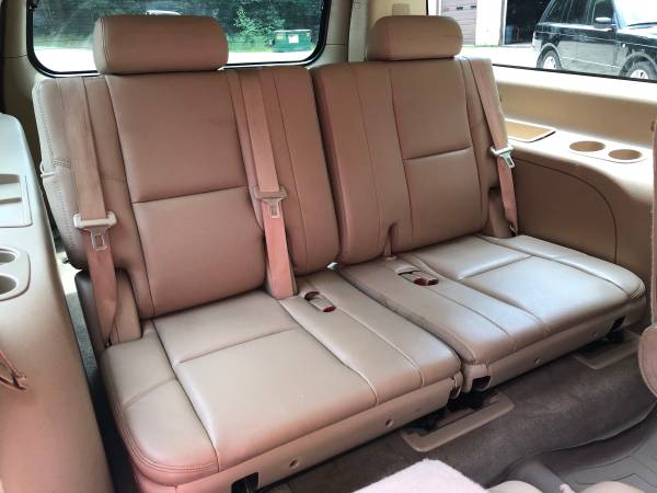 2010 Cadillac Escalade ESV, AWD, Black, Loaded, Seats 7, Dual... for sale in New Gloucester, NH – photo 15
