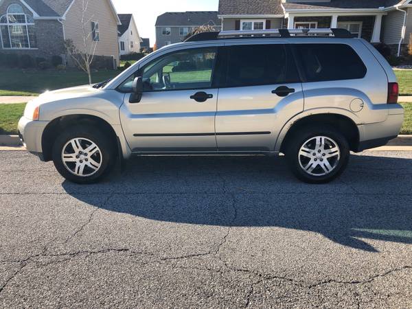 2006 Mitsubishi Endeavor (OBO) - cars & trucks - by owner - vehicle... for sale in Crown Point, IL – photo 3