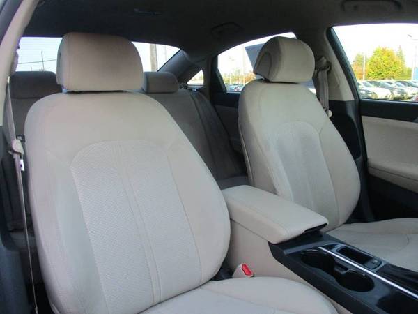 2015 Hyundai Sonata SE 4dr Sedan Check it out! for sale in Sacramento , CA – photo 16