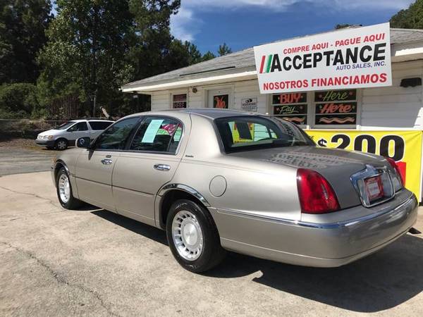 2001 *Lincoln* *Town Car* $700 DOWN PAYMENT for sale in Douglasville, GA – photo 3