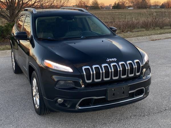 2015 Jeep Cherokee Limited 4X4 ***95K MILES ONLY*** - cars & trucks... for sale in Omaha, NE – photo 4