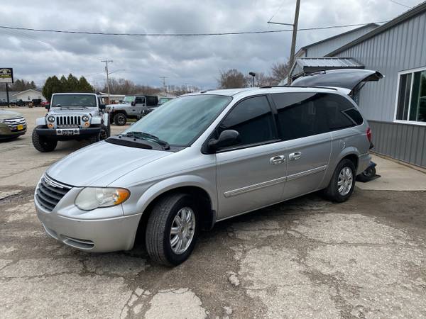 2006 Chrysler Town Country LWB Scooter and lift included - cars & for sale in CENTER POINT, IA – photo 4