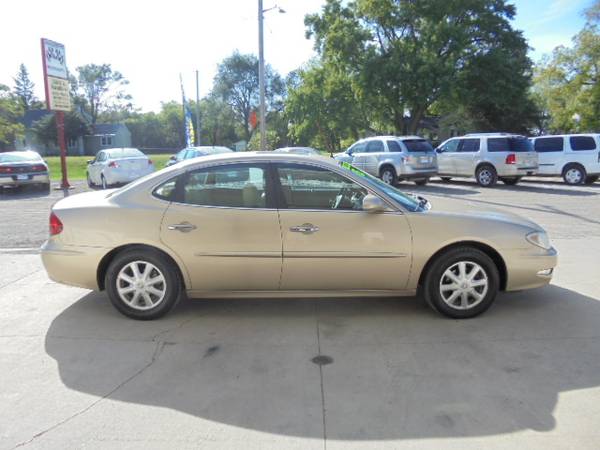2005 Buick LaCrosse CXL**Low Miles/Sunroof**{www.dafarmer.com} for sale in CENTER POINT, IA – photo 2