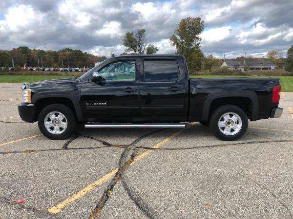 Loaded! 2010 Chevy Silverado 1500! 4x4! Crew Cab! Clean Truck! for sale in Ortonville, OH – photo 2