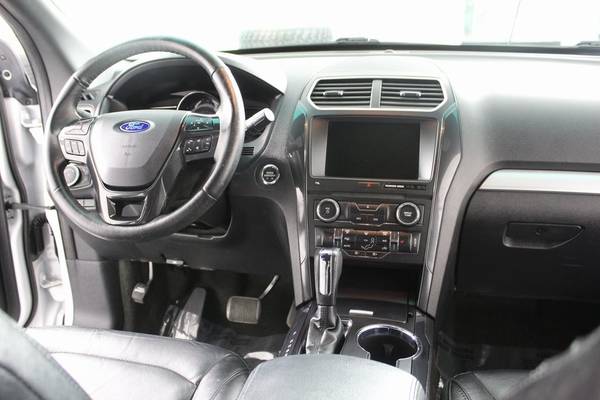 2016 Ford Explorer XLT suv White for sale in Issaquah, WA – photo 18