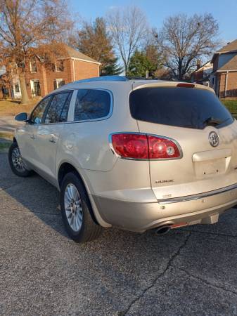 Buick Enclave - cars & trucks - by owner - vehicle automotive sale for sale in Jeffersonville, KY – photo 5