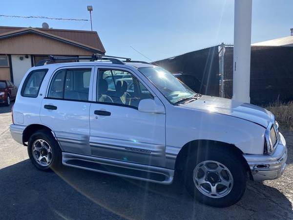 2001 Chevrolet, Chevy Tracker LT 4-Door 4WD Financing Available -... for sale in Billings, MT – photo 2