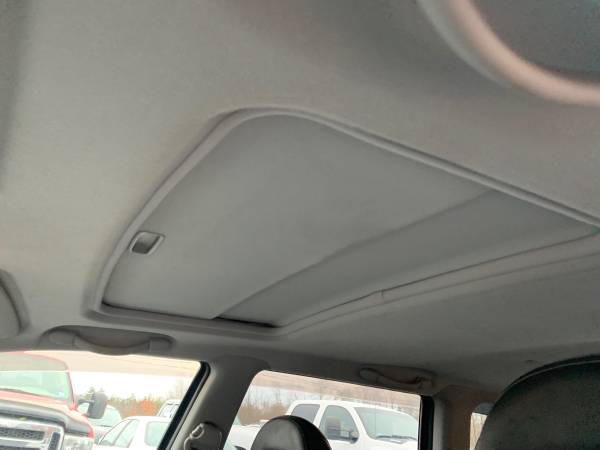 2005 MITSUBISHI OUTLANDER LIMITED LEATHER SUNROOF WARRANTY! 113K... for sale in Kittery, ME – photo 7