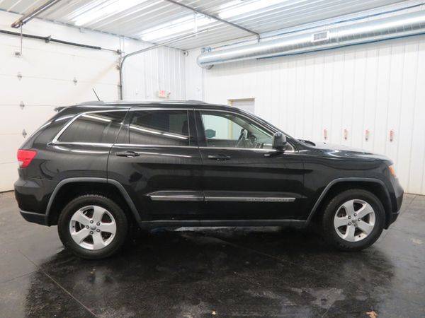2011 Jeep Grand Cherokee 4WD 4dr Laredo - LOTS OF SUVS AND TRUCKS!! for sale in Marne, MI – photo 8