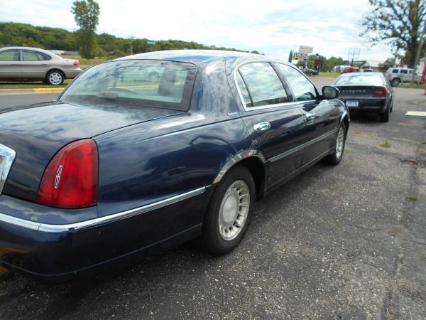 2001 Lincoln Town Car - cars & trucks - by dealer - vehicle... for sale in Zimmerman, MN – photo 2