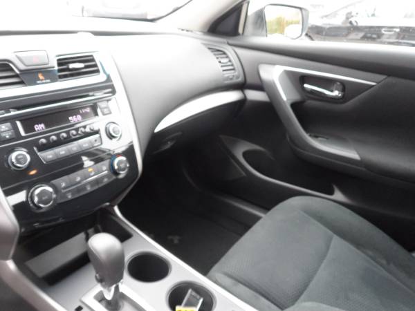 2015 Nissan Altima S - Only 22,000 Miles - for sale in western mass, MA – photo 8