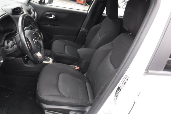 2016 Jeep Renegade Sport.....LOW MILEAGE, Loaded, Sunroof - cars &... for sale in Orange, MA – photo 10