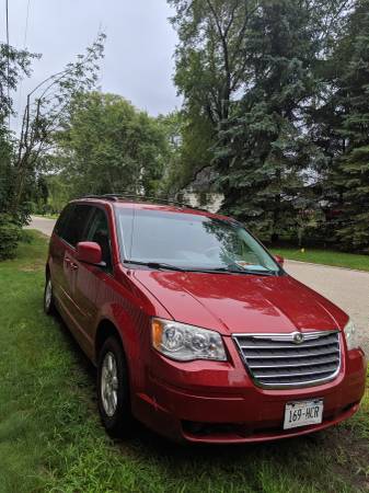 2008 Chrysler Town and Country for sale in Kenosha, WI