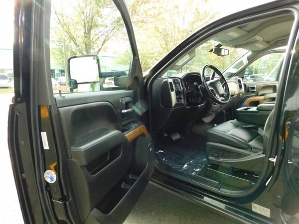 2018 Chevrolet Silverado 2500 LTZ 4X4 / Crew Cab / 6.6L DURAMAX DIESEL for sale in Portland, OR – photo 13