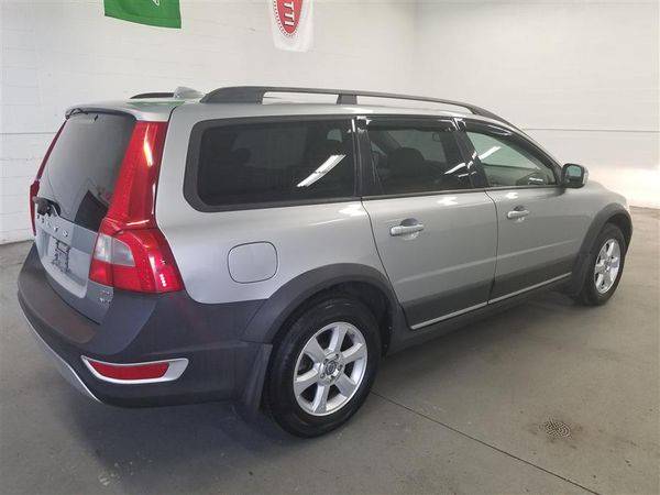 2008 Volvo XC70 4dr Wgn w/Snrf -EASY FINANCING AVAILABLE for sale in Bridgeport, CT – photo 4