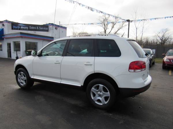 2007 Volkswagen Touareg V6 with Dual front & rear reading lights for sale in Grayslake, IL – photo 4