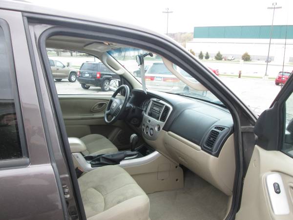 2006 Mazda Tribute (AWD) - - by dealer - vehicle for sale in Hutchinson, MN – photo 10