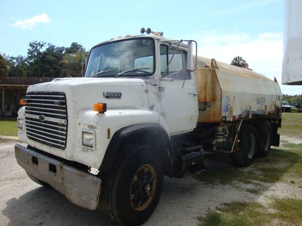 1988 Ford L8000 Water Truck for sale in Homosassa Springs, FL – photo 3