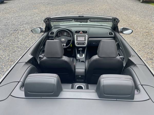 2011 VW Eos Komfort Convertible 71k, Auto Hardtop with glass roof! for sale in North Wales, PA – photo 12
