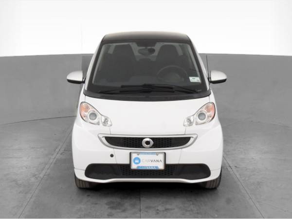 2015 smart fortwo Passion Hatchback Coupe 2D coupe White - FINANCE -... for sale in Cleveland, OH – photo 17