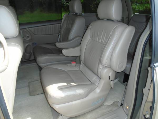 TOYOTA sienna XLE mini van, leather and nice!!!! - cars & trucks -... for sale in GAINESVILLE, FL 32609, FL – photo 10