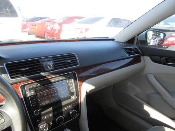 2013 Volkswagen Passat 2.0L TDI SEL Premium for sale in Moorhead, MN – photo 20