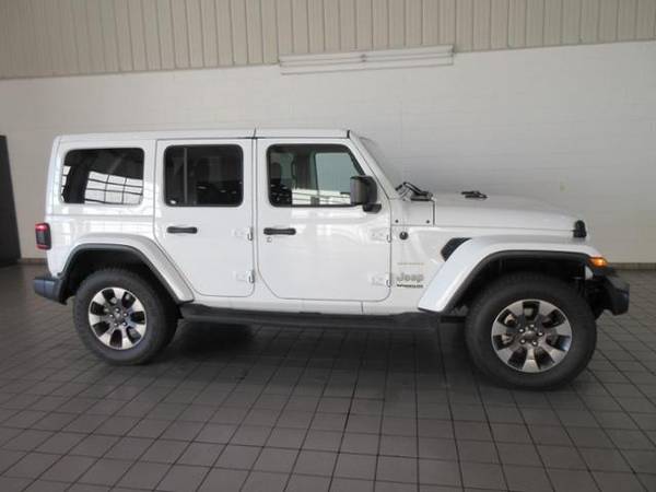 2018 JEEP WRANGLER UNLIMITED - KBB Says $42,015...We Say $38,986 -... for sale in Green Bay, WI – photo 2