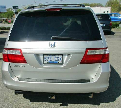 2006 Honda Odyssey silver - - by dealer - vehicle for sale in Louisville, KY – photo 4