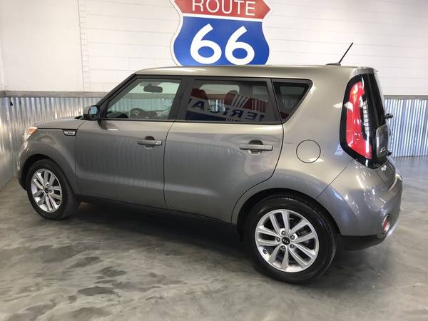 2018 KIA SOUL + EDT!! ONLY 29,788 MILES!!!! 30+ MPG!!!! 1 OWNER!!!! for sale in Norman, KS – photo 4