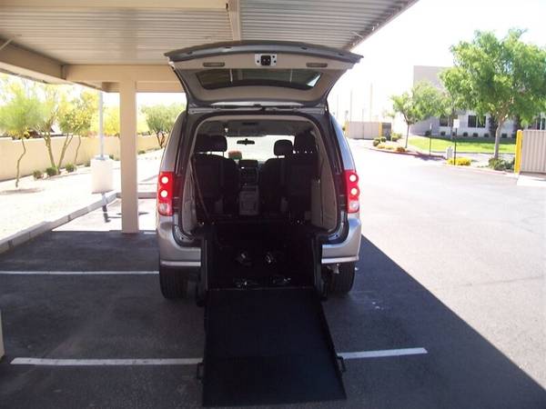 2018 Dodge Grand Caravan SE Wheelchair Handicap Mobility Van - cars for sale in Other, SC – photo 12
