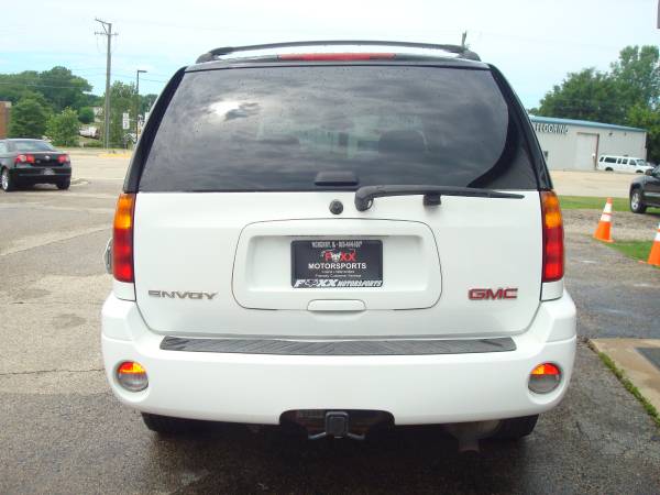 2008 GMC Envoy SLE 2WD White - - by dealer - vehicle for sale in Crystal Lake, IL – photo 4