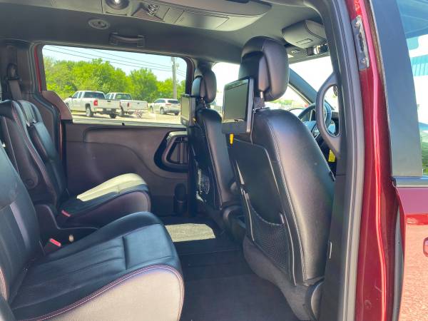 2018 Dodge Grand Caravan GT - - by dealer - vehicle for sale in Broken Arrow, OK – photo 10