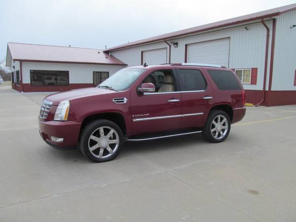 2007 Cadillac Escalade 7 passenger SUV (REDUCED) - cars & trucks -... for sale in Council Bluffs, IA – photo 3