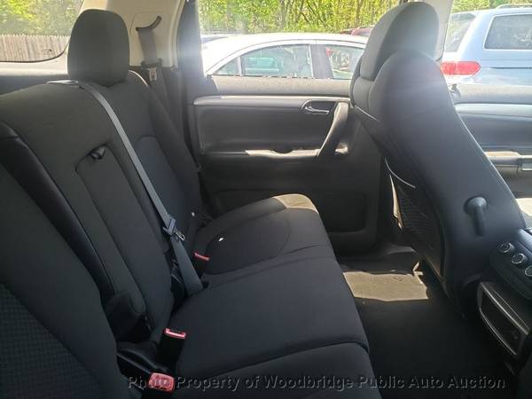 2007 Saturn Outlook AWD 4dr XE White - - by for sale in Woodbridge, District Of Columbia – photo 12