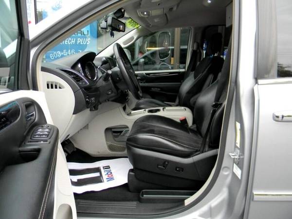 2014 Chrysler Town & Country TOURING-L 30TH ANNIVERSARY 7-PASSENGER... for sale in Plaistow, MA – photo 11