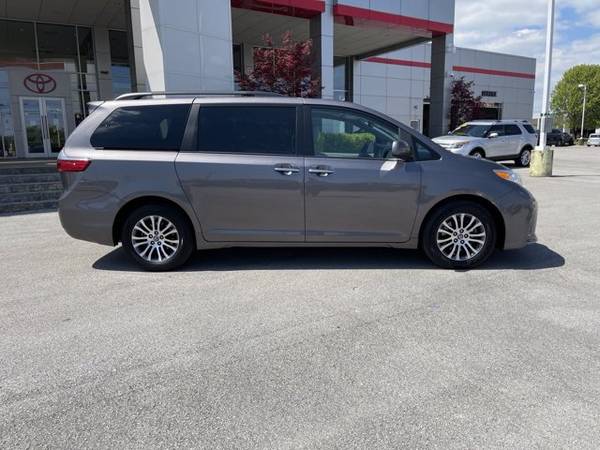 2020 Toyota Sienna Xle - - by dealer - vehicle for sale in Somerset, KY – photo 4