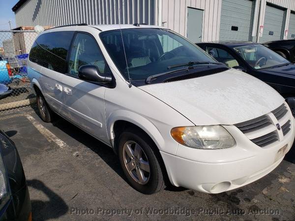 2005 Dodge Caravan 4dr Grand SXT White - - by for sale in Woodbridge, District Of Columbia – photo 2