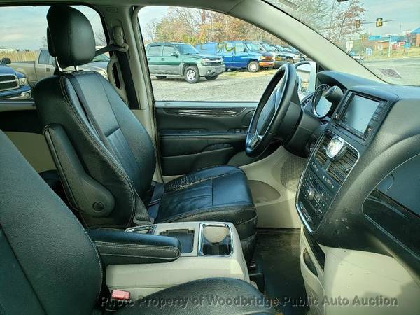 2015 *Chrysler* *Town & Country* *4dr Wagon Touring* - cars & trucks... for sale in Woodbridge, District Of Columbia – photo 11