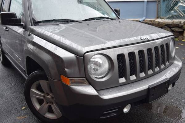 *2012* *Jeep* *Patriot* *Latitude 4dr SUV* - cars & trucks - by... for sale in Paterson, MD – photo 4