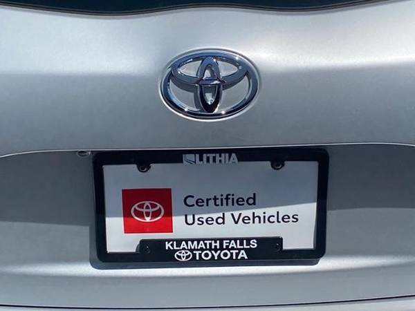 2018 Toyota Yaris Certified 5-Door SE Auto Sedan for sale in Klamath Falls, OR – photo 10
