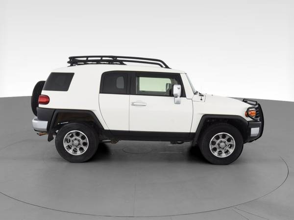 2013 Toyota FJ Cruiser Sport Utility 2D suv White - FINANCE ONLINE -... for sale in Cleveland, OH – photo 13