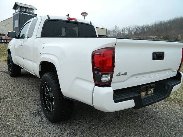 2019 TOYOTA TACOMA 4X4 - - by dealer - vehicle for sale in Staunton, VA – photo 3