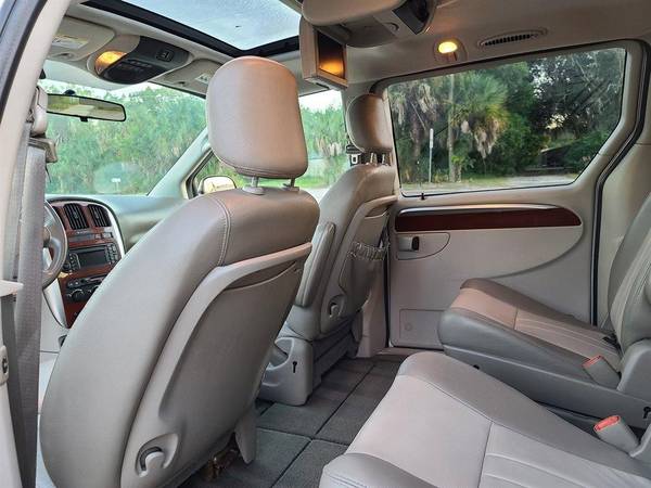 2006 Chrysler Town Country Touring Guaranteed Credit Appr - cars &... for sale in SAINT PETERSBURG, FL – photo 9