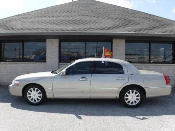 2009 LINCOLN Town Car - - by dealer - vehicle for sale in Grand Prairie, TX – photo 3