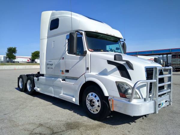 2013 Volvo 670 I-Shift - cars & trucks - by owner - vehicle... for sale in Pensacola, FL – photo 3