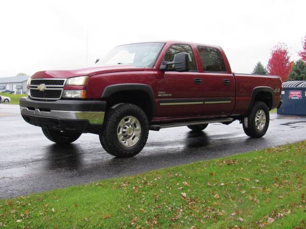 Clean Carfax 2006 Chevy SILVERADO 2500HD LT Crew LBZ DIESEL for sale in Combined Locks, WI – photo 2