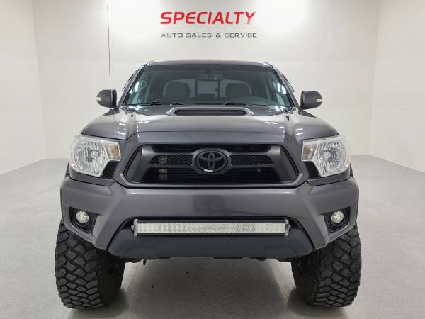 2015 Toyota Tacoma V6 4WD! 35'' Tires! LIFTED! Backup Cam! 99k... for sale in Suamico, WI – photo 4